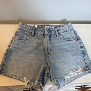Garage Denim / Women's Short Vintage Cut-Off Shorts